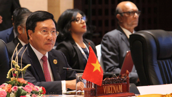 Ph&oacute; thủ tướng Phạm B&igrave;nh Minh đề cập nhiều đến t&igrave;nh h&igrave;nh Biển Đ&ocirc;ng hiện nay tại Hội nghị Bộ trưởng Ngoại giao ASEAN lần thứ 49