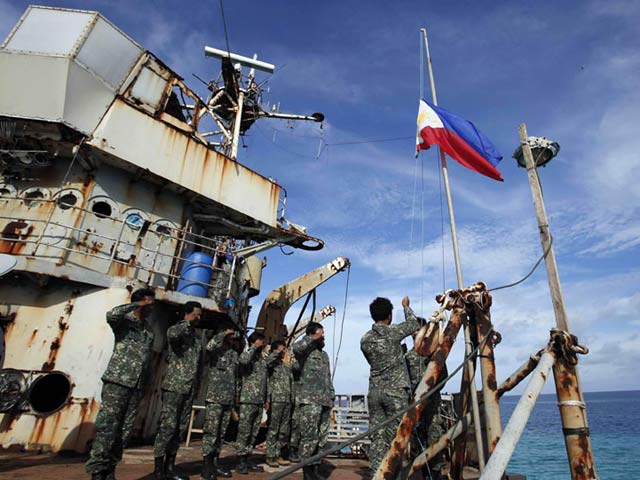 Philippines nhờ Mỹ bảo vệ binh sĩ của nước n&agrave;y tr&ecirc;n b&atilde;i Cỏ M&acirc;y trong bối cảnh Trung Quốc đang &lsquo;khuấy đảo&rsquo; t&igrave;nh h&igrave;nh Biển Đ&ocirc;ng