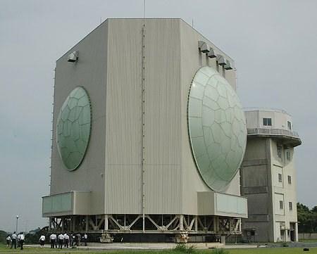 Hệ thống radar tầm xa FPS-5 sẽ gi&uacute;p Nhật Bản gi&aacute;m s&aacute;t được t&igrave;nh h&igrave;nh Biển Đ&ocirc;ng v&agrave; biển Hoa Đ&ocirc;ng