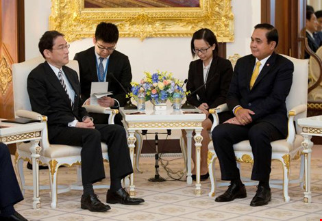 Ngoại trưởng Nhật Bản Fumio Kishida k&ecirc;u gọi mong ch&oacute;ng th&ocirc;ng qua Quy tắc ứng xử ở Biển Đ&ocirc;ng