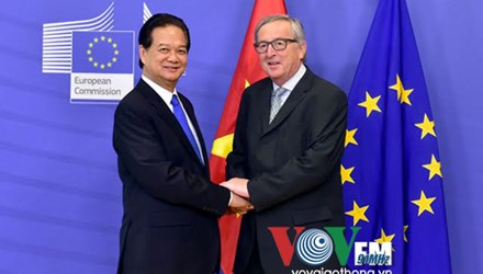 Trong tuy&ecirc;n bố chung đầu ti&ecirc;n, l&atilde;nh đạo EU &ndash; Việt Nam đề nghị sớm th&ocirc;ng qua Bộ quy tắc về ứng xử ở Biển Đ&ocirc;ng