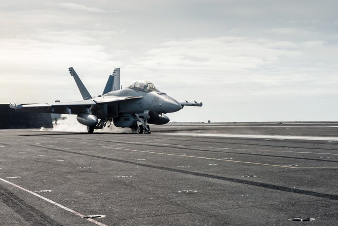 M&aacute;y bay trinh s&aacute;t E/A-18G Growler cất c&aacute;nh khỏi t&agrave;u s&acirc;n bay USS John C. Stennis tr&ecirc;n Biển Đ&ocirc;ng ng&agrave;y 4/3/2016