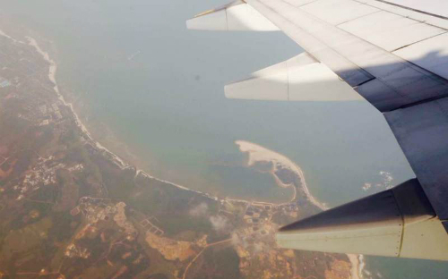 Việc máy bay Trung Quốc hạ cánh trái phép ở đảo Phú Lâm khiến tình hình Biển Đông thêm căng thẳng, phức tạp Việc máy bay Trung Quốc hạ cánh trái phép ở đảo Phú Lâm khiến tình hình Biển Đông thêm căng thẳng, phức tạp