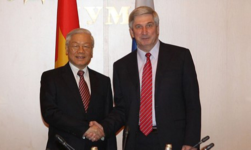 Tổng b&iacute; thư Nguyễn Ph&uacute; Trọng (tr&aacute;i) c&ugrave;ng Chủ tịch Duma Quốc gia Nga I.Melnikov