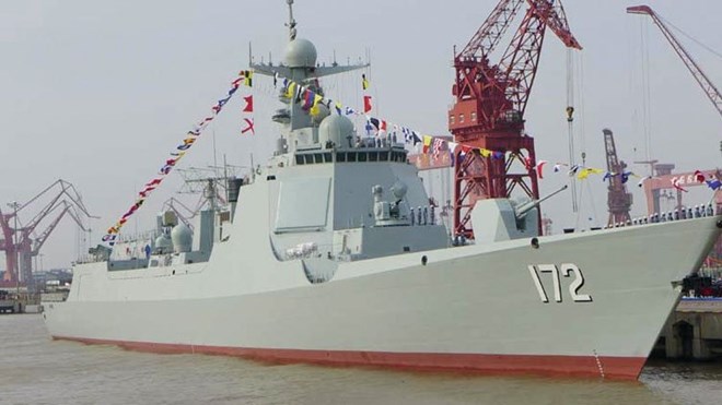 Khu trục hạm C&ocirc;n Minh thuộc Type 052D của hải qu&acirc;n Trung Quốc được đưa ra biển Đ&ocirc;ng
