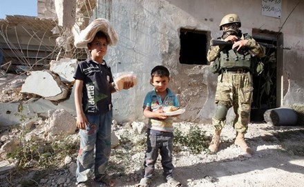  Quân đội Syria đã ra thông báo kéo dài lệnh ngừng bắn trên toàn quốc thêm 72 giờ đồng hồ, theo tình hình chiến sự Syria mới cập nhật