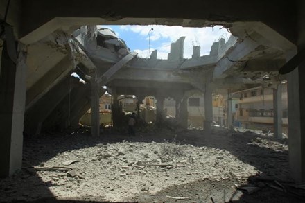 Khu vực bị ph&aacute; hủy bởi kh&ocirc;ng k&iacute;ch ở Binnish, tỉnh Idlib, Syria