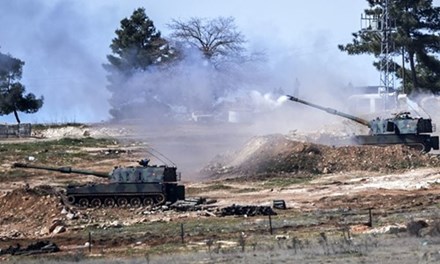 Ph&aacute;o của Thổ Nhĩ Kỳ từ Kilis khai hỏa về ph&iacute;a Syria, theo tin tức mới c&acirc;̣p nh&acirc;̣t v&ecirc;̀ tình hình chi&ecirc;́n sự Syria 