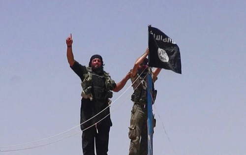 Một máy bay Syria hôm nay bị các phiến quân Nhà nước Hồi giáo (IS) bắn rơi ở thành phố phía Đông Deir al-Zor, theo tình hình chiến sự Syria mới cập nhật 