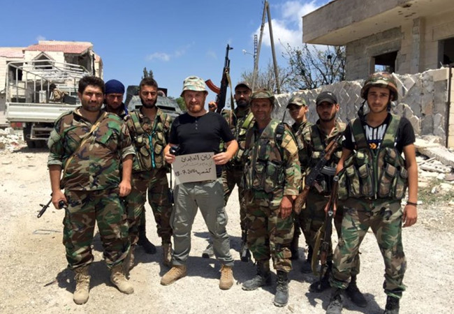Ph&oacute;ng vi&ecirc;n chiến trường Eyad tại thị trấn Kinsaba, theo t&igrave;nh h&igrave;nh chiến sự Syria mới cập nhật 