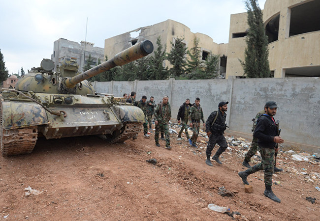 Xe tăng quân đội Syria ở Đông Ghouta