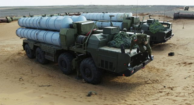 T&igrave;nh h&igrave;nh Ukraine mới nhất cho biết Ukraine mang S-300 tới gần bi&ecirc;n giới Nga