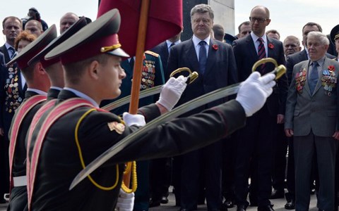 T&igrave;nh h&igrave;nh Ukraine mới nhất cho biết thảm kịch ở Hy Lạp khiến vấn đề của Kiev kh&ocirc;ng c&ograve;n được EU quan t&acirc;m