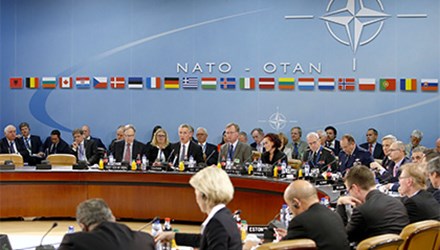 Một phi&ecirc;n họp của l&atilde;nh đạo c&aacute;c nước thuộc NATO