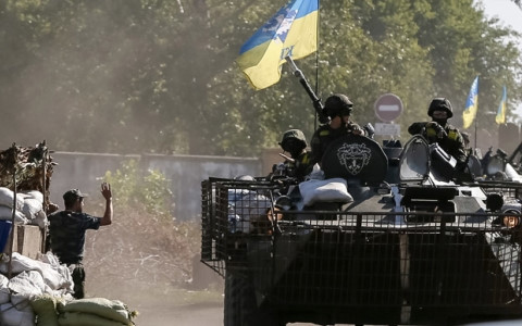 T&igrave;nh h&igrave;nh Ukraine mới nhất cho biết Mỹ hối th&uacute;c để thực hiện đầy đủ thỏa thuận Minsk v&agrave;o năm 2017