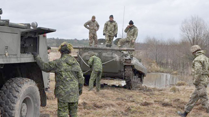 T&igrave;nh h&igrave;nh Ukraine mới nhất cho biết Canada đưa 200 cố vấn huấn luyện binh sĩ Ukraine