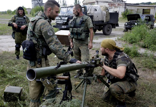 T&igrave;nh h&igrave;nh Ukraine mới nhất cho biết giao tranh &aacute;c liệt, Ukraine lại đưa ph&aacute;o hạng nặng l&ecirc;n giới tuyến