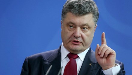 Tổng thống Ukraine thề 'chiến đấu tới giọt m&aacute;u cuối c&ugrave;ng'