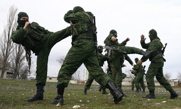 Miền Đ&ocirc;ng Ukraine tr&ecirc;n bờ vực đại chiến, ph&aacute;o đ&atilde; l&ecirc;n n&ograve;ng