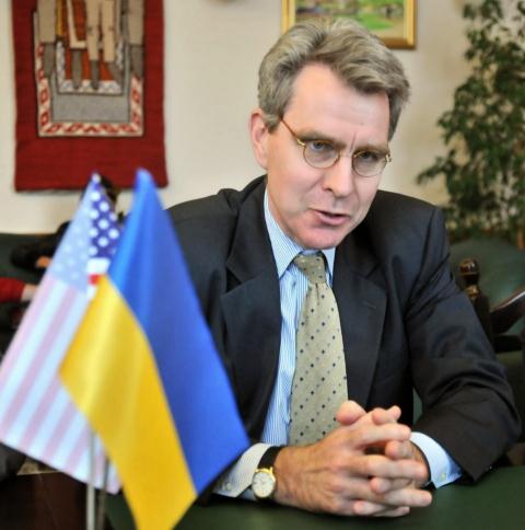 T&igrave;nh h&igrave;nh Ukraine mới nhất cho biết Mỹ vừa bơm tiền vừa &eacute;p cải c&aacute;ch Ukraine