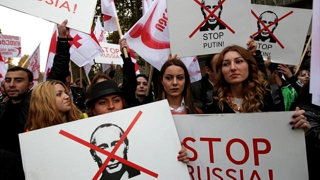 Tình hình Ukraine mới nhất: Không ít nhà hoạt động thân Ukraine thường có những hành vi quá khích Tình hình Ukraine mới nhất: Không ít nhà hoạt động thân Ukraine thường có những hành vi quá khích