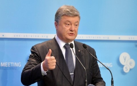 ổng thống Ukraine Porshenko tuy&ecirc;n bố về lệnh cấm vừa được &ocirc;ng đặt b&uacute;t k&yacute;