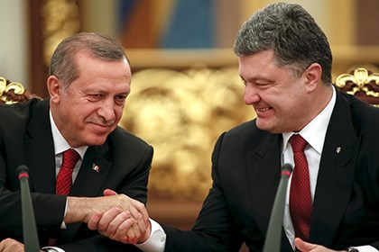 Tổng thống Thổ Nhĩ Kỳ Recep Tayyip Erdogan v&agrave; Tổng thống Ukraine Poroshenko