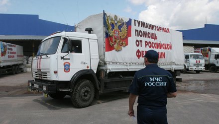 Nga đưa 2 đoàn xe nhân đạo sang miền Đông Ukraine trong 1 tuần Nga đưa 2 đoàn xe nhân đạo sang miền Đông Ukraine trong 1 tuần