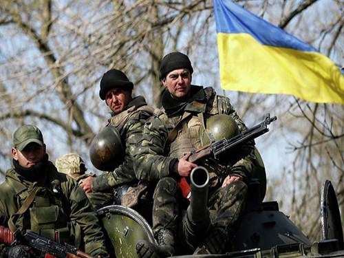 Binh l&iacute;nh Ukraine triển khai tại khu vực Donbass