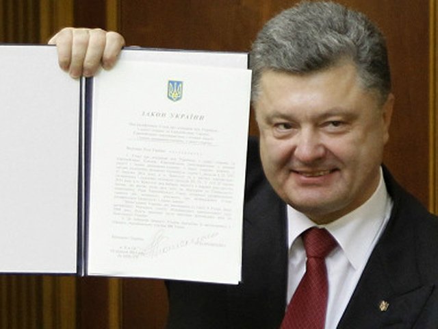 Ukraine dự định &aacute;p &ldquo;quy chế tự trị đặc biệt&rdquo; cho Donetsk v&agrave; Luhansk trong v&ograve;ng 3 năm