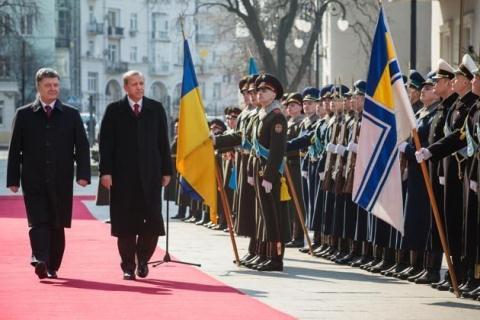 T&igrave;nh h&igrave;nh Ukraine mới nhất cho biết Thổ Nhĩ Kỳ tăng cường hợp t&aacute;c kỹ thuật-qu&acirc;n sự với Ukraine