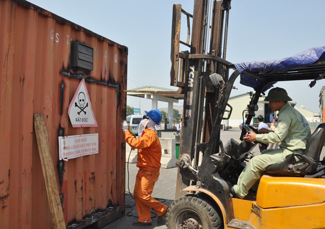 Tin tức khoa học công nghệ mới nhất hôm nay 21/11: 7000 lít dầu độc hại ở Hạ Long đã được xử lý thành công Tin tức khoa học công nghệ mới nhất hôm nay 21/11: 7000 lít dầu độc hại ở Hạ Long đã được xử lý thành công