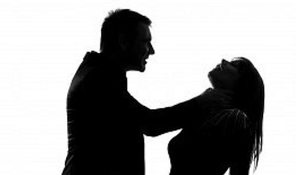 Nghi cháu bé bị ma ám, bốn người trong đó có bà ngoại và mẹ ruột siết cổ cháu trai đến tử vong. Nghi cháu bé bị ma ám, bốn người trong đó có bà ngoại và mẹ ruột siết cổ cháu trai đến tử vong.
