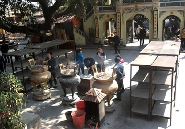 Khung cảnh vắng lặng tại đền B&agrave; ch&uacute;a Kho cuối năm Gi&aacute;p Ngọ
