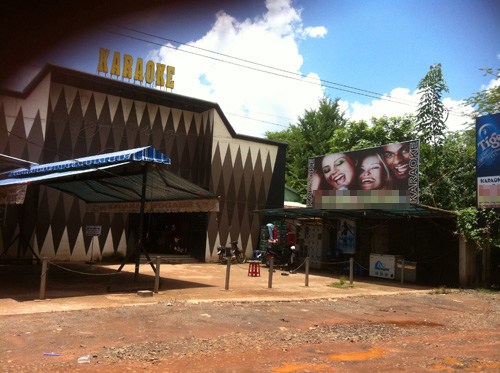 Qu&aacute;n karaoke m&agrave; hai Ph&oacute; gi&aacute;m đốc Sở ở B&igrave;nh Phước xảy ra m&acirc;u thuẫn dẫn đến đ&aacute;nh nhau 
