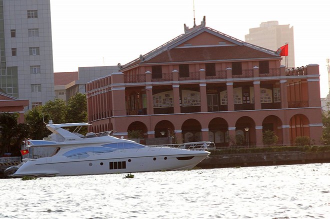 Azimut 70 của gia đ&igrave;nh chồng nữ diễn vi&ecirc;n Tăng Thanh H&agrave; c&oacute; gi&aacute; trị đến 4 triệu USD.