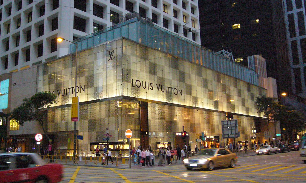 Tầng lớp thượng lưu của Trung Quốc đang quay lưng lại với Louis Vuitton để t&igrave;m đến mới những thương hiệu đắt đỏ hơn