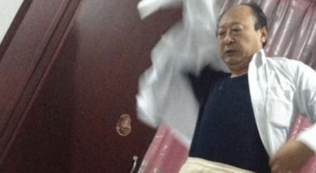 ông Đổng Ngọc Phát bắt đầu duy trì mối quan hệ vụng trộm này từ tháng 5 cho đến tháng 12/2014