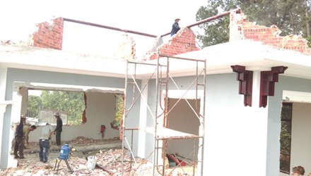 Biệt thự tr&aacute;i ph&eacute;p của tướng Thạch được tiến h&agrave;nh th&aacute;o dỡ từ ng&agrave;y 3/3