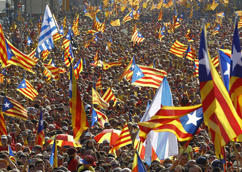 Tin tức thời sự mới nhất h&ocirc;m nay ng&agrave;y 11/11: 1,6 triệu d&acirc;n Catalan đ&ograve;i li khai khỏi T&acirc;y Ban Nha