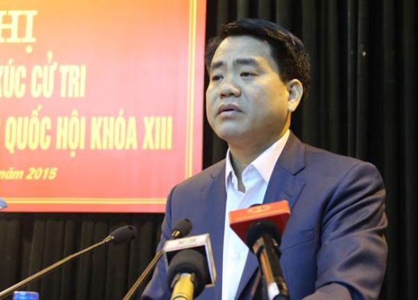 Chủ tịch UBND TP H&agrave; Nội Nguyễn Đức Chung tiếp x&uacute;c cử tri