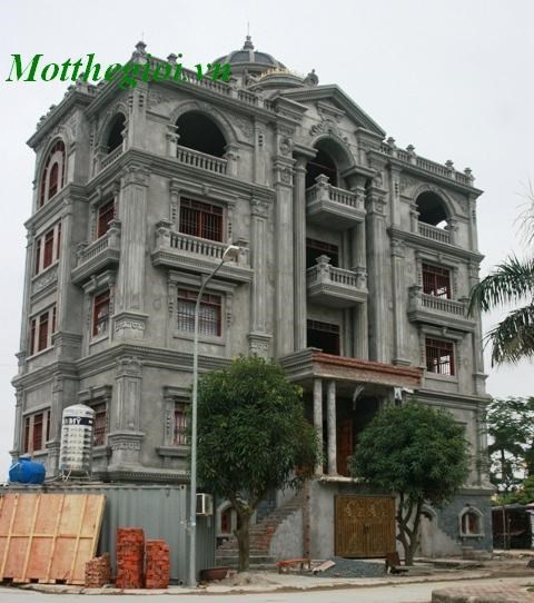 T&ograve;a l&acirc;u đ&agrave;i được x&acirc;y dựng tr&ecirc;n nền diện t&iacute;ch khoảng 300m2 tại khu biệt thự Vườn Đ&agrave;o