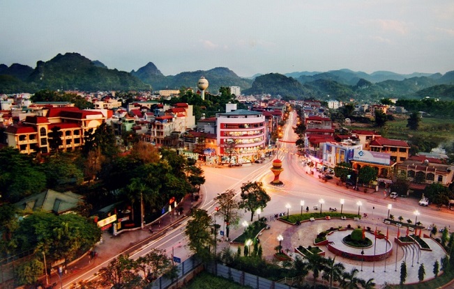 tượng đ&agrave;i sơn la