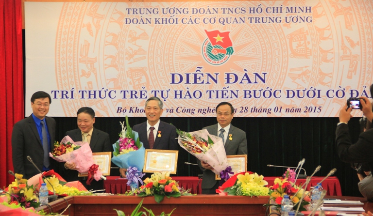 diễn đ&agrave;n thanh ni&ecirc;n tiến bước theo cờ đảng