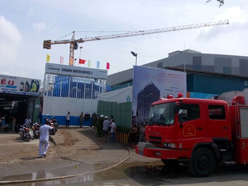 Khu vực c&ocirc;ng tr&igrave;nh tạm thời được phong tỏa để phục vụ c&ocirc;ng t&aacute;c cứu hộ 