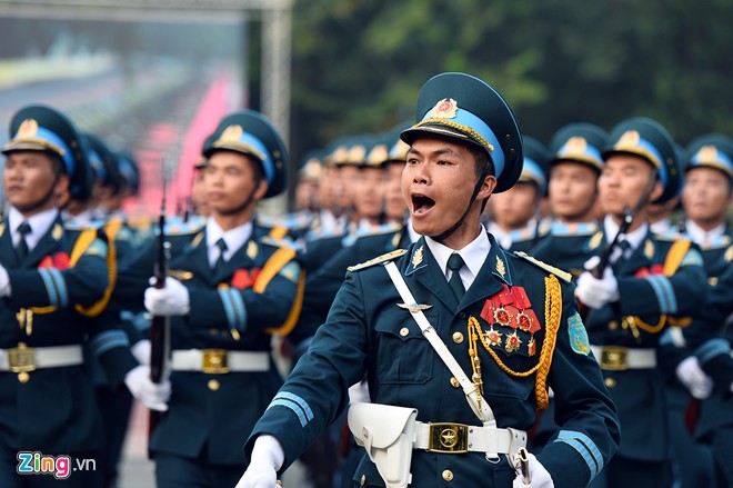 C&aacute;c lực lượng qu&acirc;n đội c&oacute; m&agrave;n diễu binh tại khu&ocirc;n vi&ecirc;n Phủ Chủ tịch