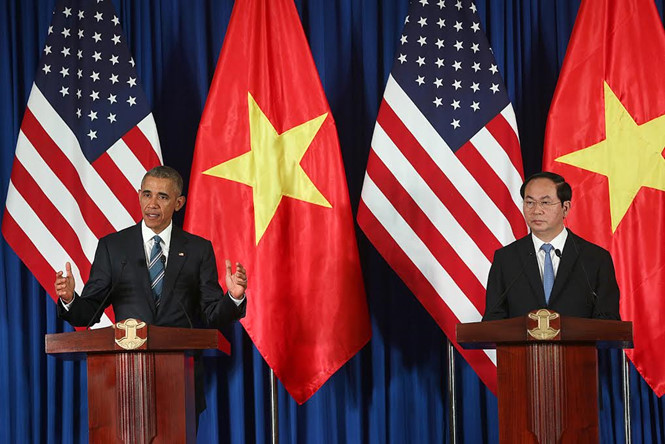 Chủ tịch nước Trần Đại Quang v&agrave; Tổng thống Obama chủ tr&igrave; họp b&aacute;o