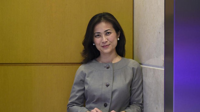  b&agrave; Elizabeth Phu