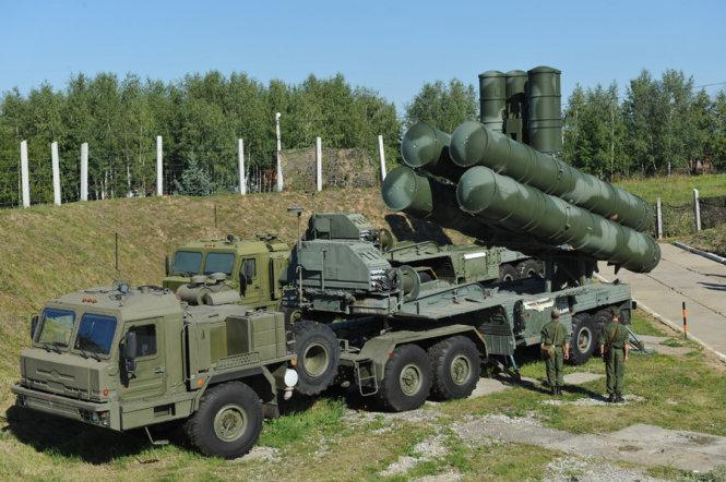 giới chuy&ecirc;n gia đ&aacute;nh gi&aacute; S-400 l&agrave; một trong những hệ thống vũ kh&iacute; ph&ograve;ng kh&ocirc;ng mạnh mẽ nhất thế giới.