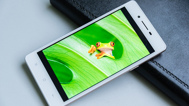 Oppo Neo 7 l&agrave; smartphone gi&aacute; rẻ sở hữu thiết kế nguy&ecirc;n khối